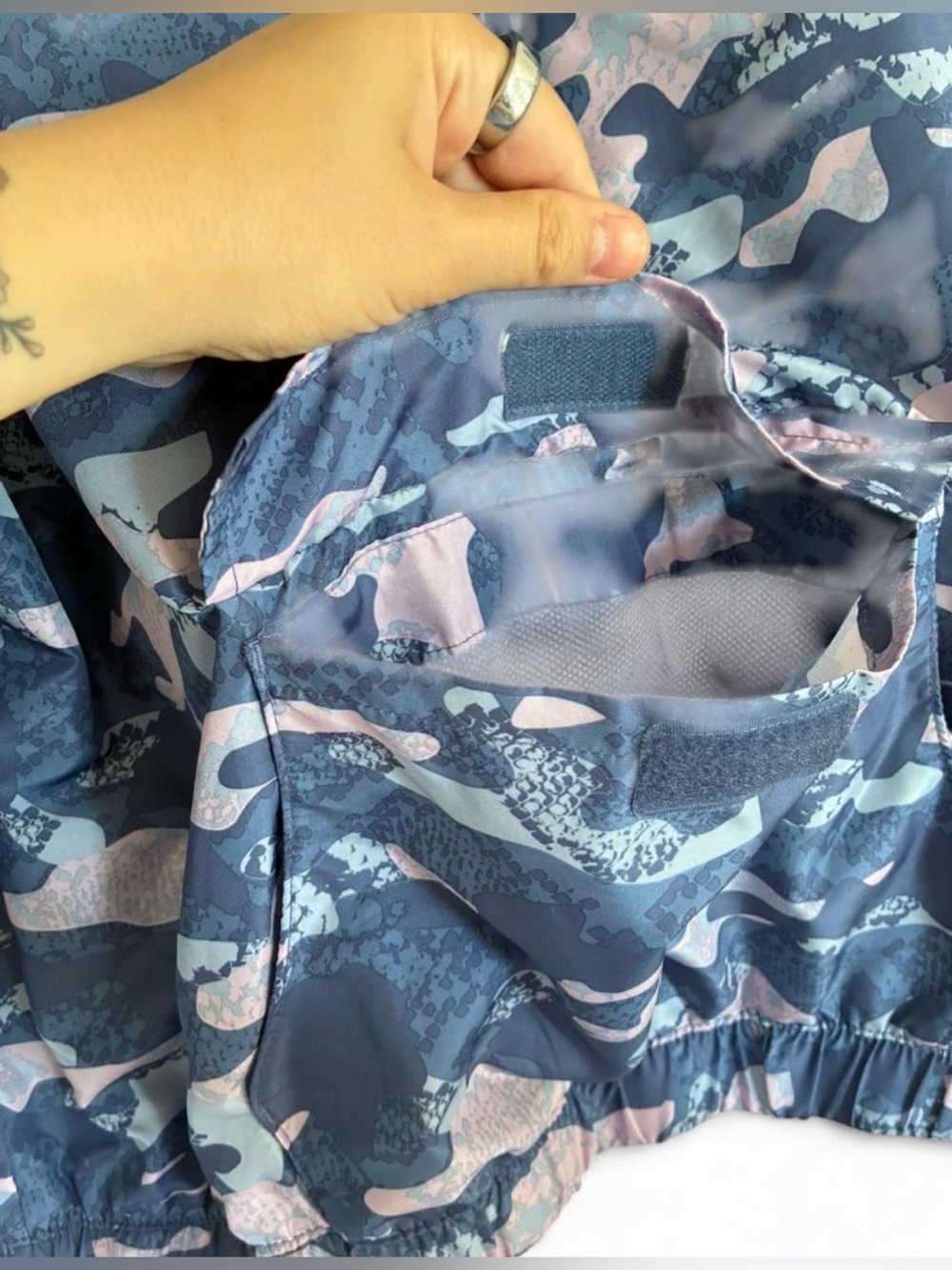 Reebok Windbreaker Women’s Medium - Picture 2 of 6